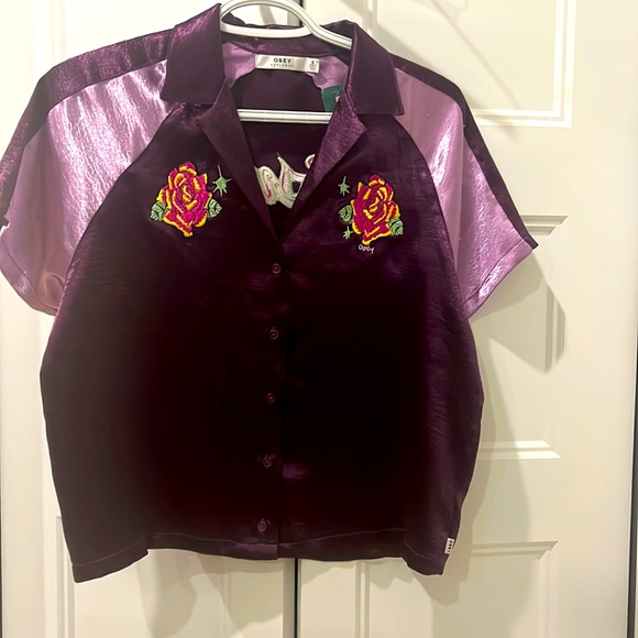 NWT ✨HOST PICK✨Obey loose top size S - Picture 1 of 4
